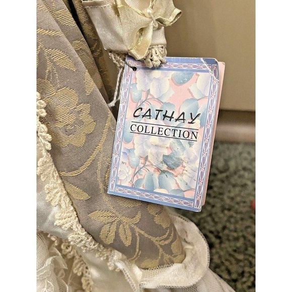 Cathay Depot Collection Moira Porcelain Doll Limited Edition - Picture 7 of 7